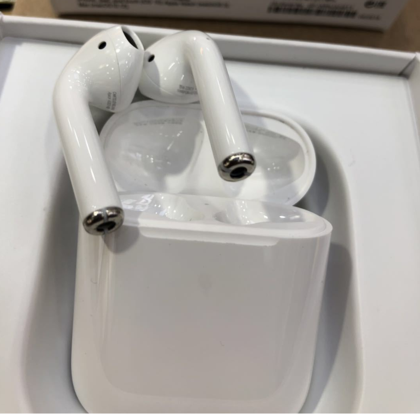 White Wireless Stereo Earphones