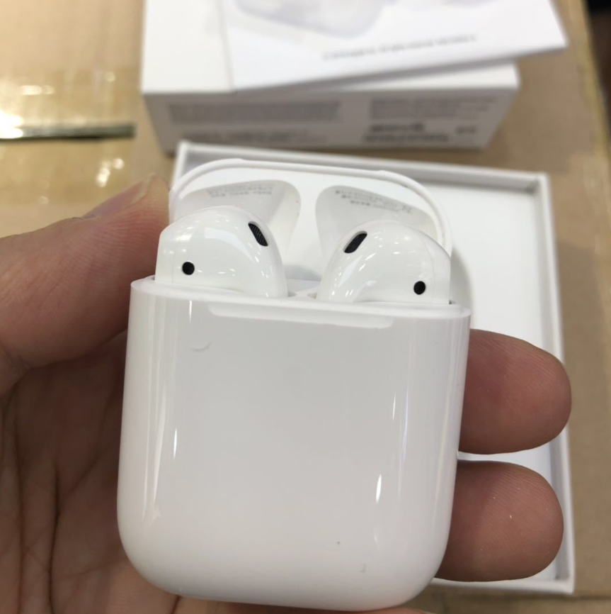 White Wireless Stereo Earphones
